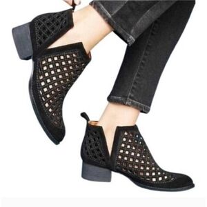 JEFFREY CAMPBELL Taggart Black Leather Ankle Bootie Boots Cut Outs Sz 6 EUC